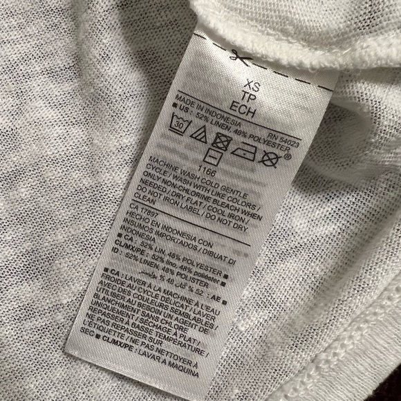 Old Navy Top XS Ruffled Collar - Picture 3 of 4